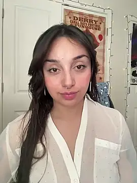 CharmingMaddie online show from March 16, 5:50 pm