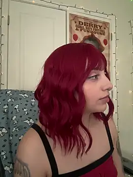 CharmingMaddie online show from March 31, 5:35 pm