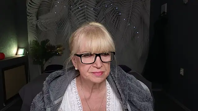 Snapshot of Sabina_Ros chatting on October 3, 7:16 am Sabina Ros online show from October 3, 7:16 am