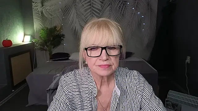 Snapshot of Sabina_Ros chatting on November 20, 8:14 am Sabina Ros online show from November 20, 8:14 am