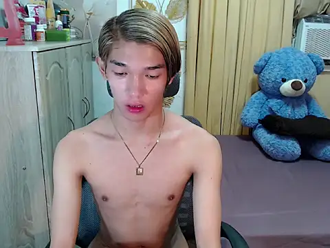 Snapshot of fuckerfriendsxx chatting on June 3, 2:19 pm fuckerfriendsxx online show from June 3, 2:19 pm