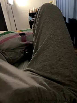 Frankieyyy1 online show from November 18, 9:41 pm