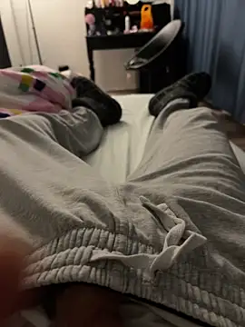 Frankieyyy1 online show from December 4, 8:17 pm