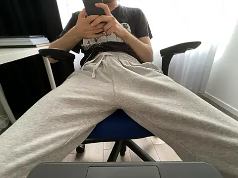 Frankieyyy1 online show from June 1, 5:58 pm