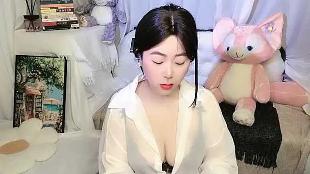 Emmaq996 online show from April 11, 7:45 am