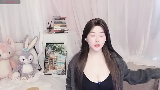Snapshot of Emmaq996 chatting on April 24, 1:41 am Emmaq996 online show from April 24, 1:41 am