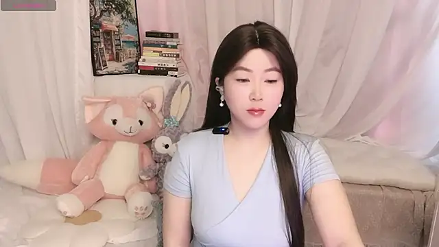 Snapshot of Emmaq996 chatting on May 13, 2:42 am Emmaq996 online show from May 13, 2:42 am