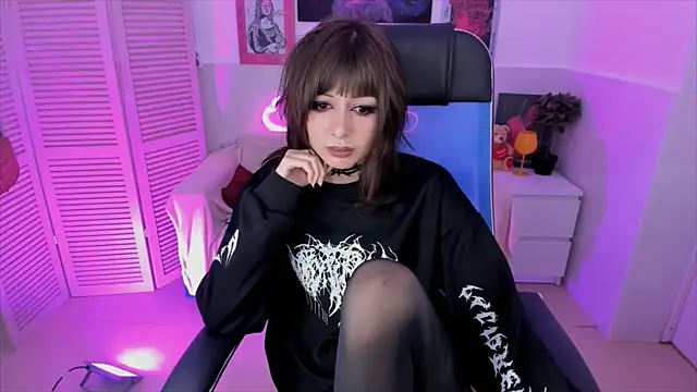 CrystallBloom online show from November 5, 4:07 pm