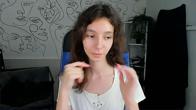 EmmanuellBrown online show from October 22, 10:15 am