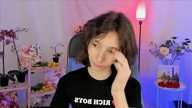 EmmanuellBrown online show from December 23, 10:13 am