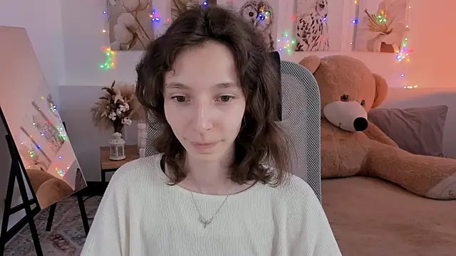 EmmanuellBrown online show from April 14, 11:05 am