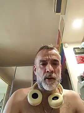 Snapshot of GabyCollado5 chatting on May 25, 11:27 am GabyCollado5 online show from May 25, 11:27 am
