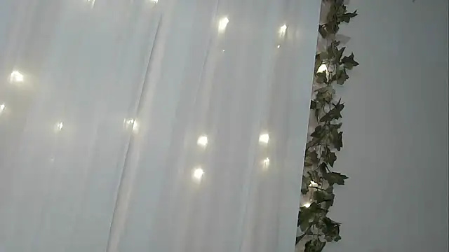 angelainparis28 online show from November 8, 6:46 am