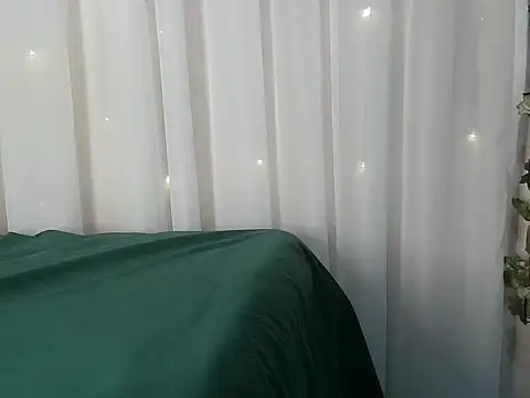 angelainparis28 online show from December 4, 5:06 am