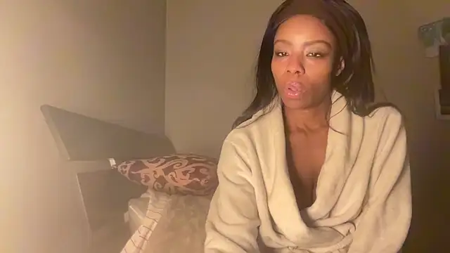 Peachyz69 online show from February 9, 5:00 am