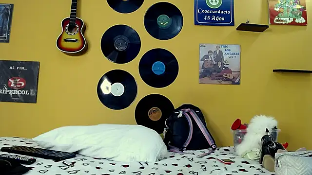 Snapshot of meisevil77 chatting on February 23, 2:53 am meisevil77 online show from February 23, 2:53 am