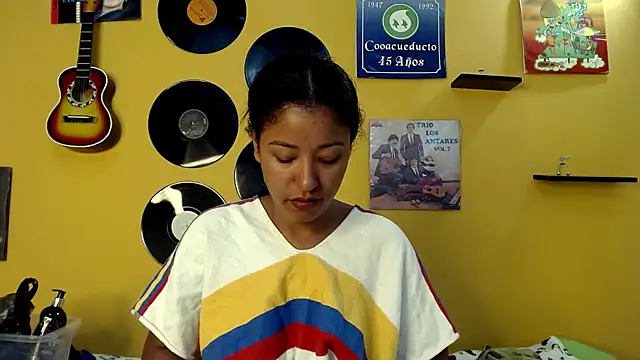 Snapshot of meisevil77 chatting on February 26, 2:43 am meisevil77 online show from February 26, 2:43 am