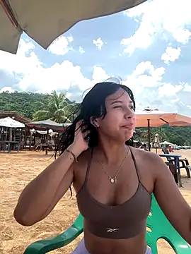 lynn9000 online show from September 18, 4:42 pm