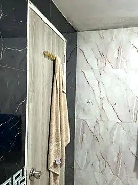 lynn9000 online show from October 1, 4:29 am