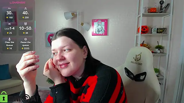 Michele Greenn online show from November 26, 3:35 pm