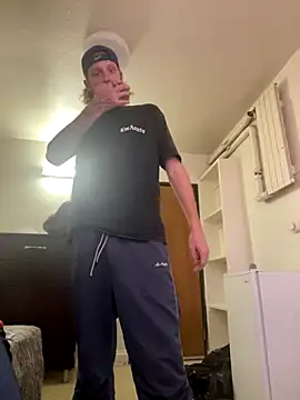 Snapshot of BIGxRED chatting on September 9, 11:59 pm BIGxRED online show from September 9, 11:59 pm