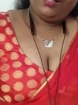 Snapshot of Divya-Lovely chatting on October 5, 8:45 am Divya-Lovely online show from October 5, 8:45 am