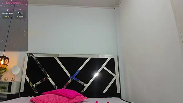 iisabella noa online show from December 19, 7:32 pm