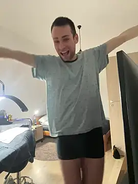 Snapshot of matkon032MK chatting on February 25, 12:53 am matkon032MK online show from February 25, 12:53 am