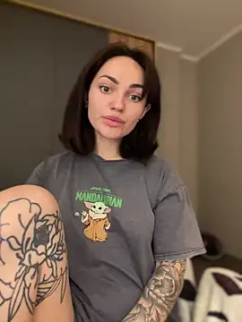 SaraLow online show from March 22, 1:03 pm