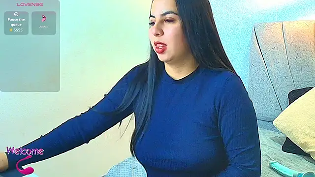 Aly Smith  online show from October 10, 11:31 am