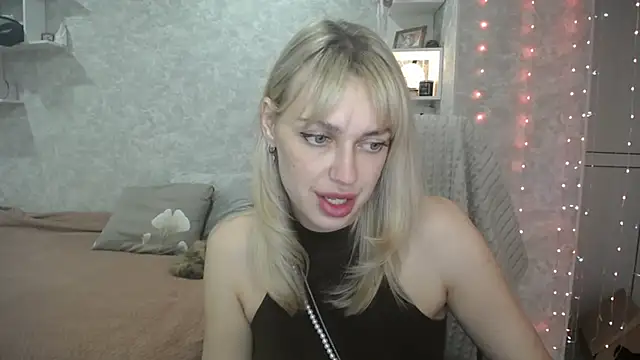 NickyAdamidi online show from October 10, 4:17 pm