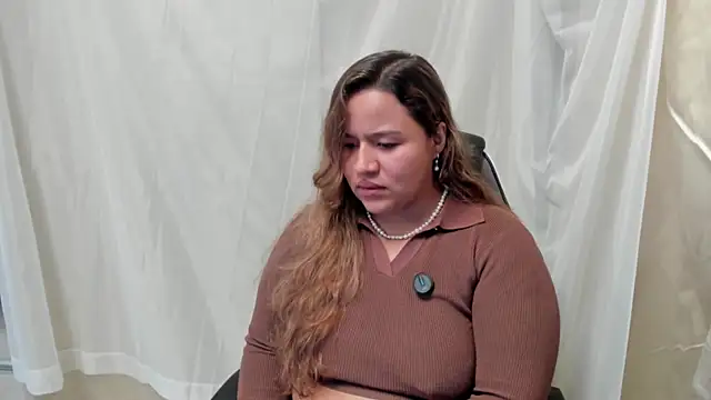 ElaBourn  online show from March 24, 4:56 pm