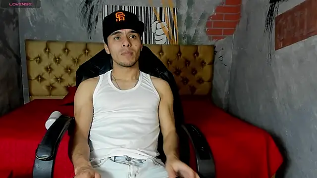 Snapshot of X_Hache_X chatting on October 24, 7:10 pm X Hache X online show from October 24, 7:10 pm