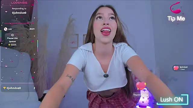 shannel moss   online show from October 5, 11:24 pm