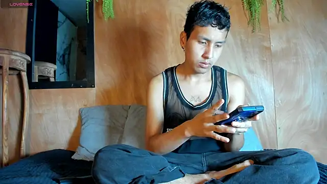 spicy adonhis online show from April 1, 1:41 pm