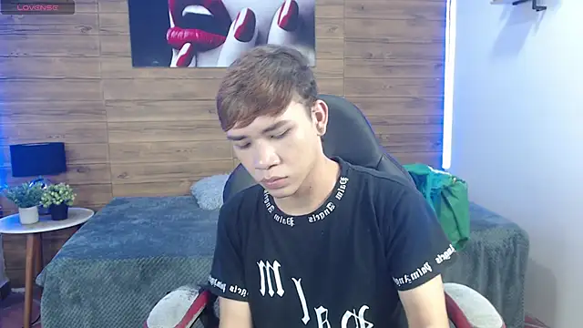 nathanclay online show from April 10, 3:01 am