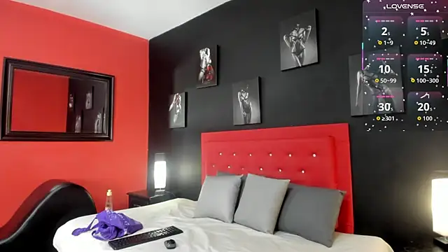 lilyth adam online show from March 25, 7:31 pm