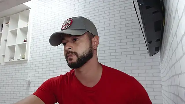 Snapshot of BombeiroHotx chatting on February 5, 6:01 pm BombeiroHotx online show from February 5, 6:01 pm