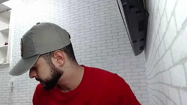 Snapshot of BombeiroHotx chatting on February 13, 7:32 pm BombeiroHotx online show from February 13, 7:32 pm