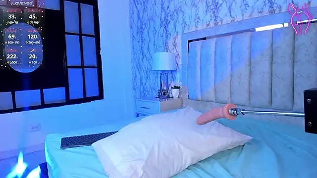 AlaiaMoretti online show from September 23, 5:32 am