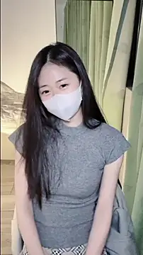 Snapshot of Ninii-b chatting on November 3, 1:23 pm Ninii-b online show from November 3, 1:23 pm