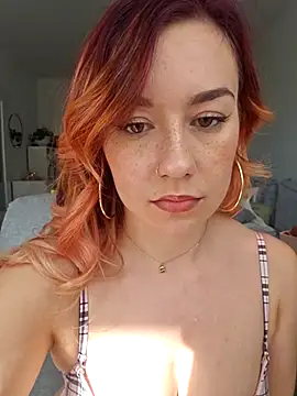 LucyxLou online show from March 6, 12:23 pm