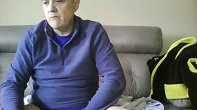 Snapshot of geli45 chatting on January 18, 11:36 am geli45 online show from January 18, 11:36 am