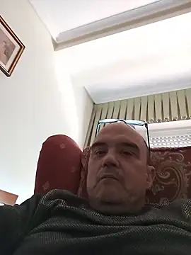 Snapshot of geli45 chatting on February 26, 1:32 pm geli45 online show from February 26, 1:32 pm