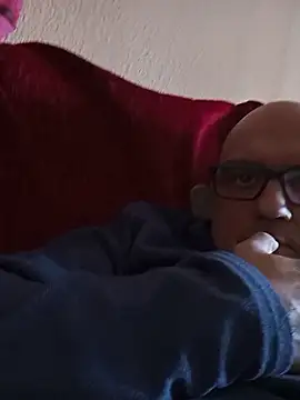 Snapshot of geli45 chatting on March 2, 3:30 pm geli45 online show from March 2, 3:30 pm