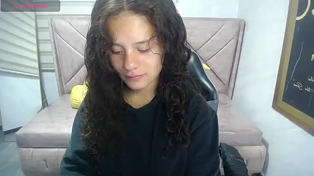 Velvet Moon V online show from September 9, 1:10 pm