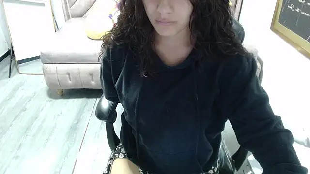 Velvet Moon V online show from December 15, 1:26 pm