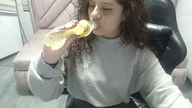 Velvet Moon V online show from March 16, 7:51 pm