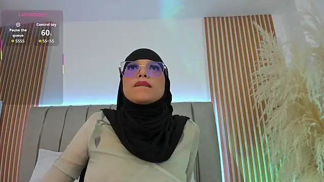 naishaa  online show from November 29, 6:22 pm