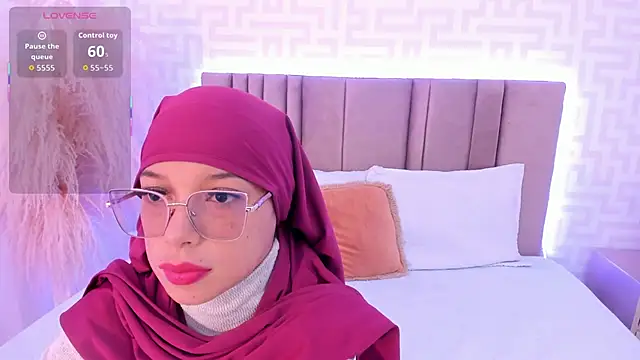 naishaa  online show from April 1, 4:48 pm